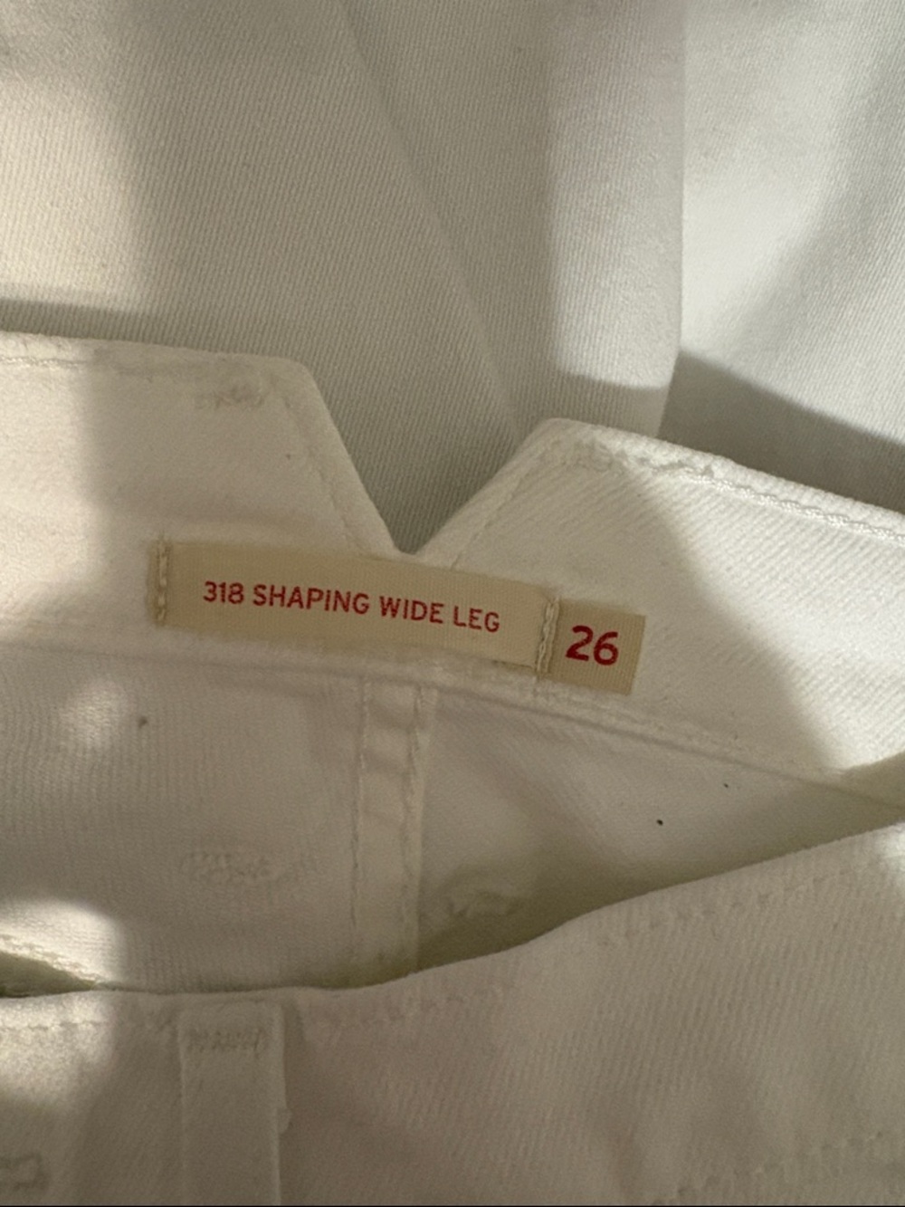 Levi's 318 Shaping Wide Leg Jeans - White